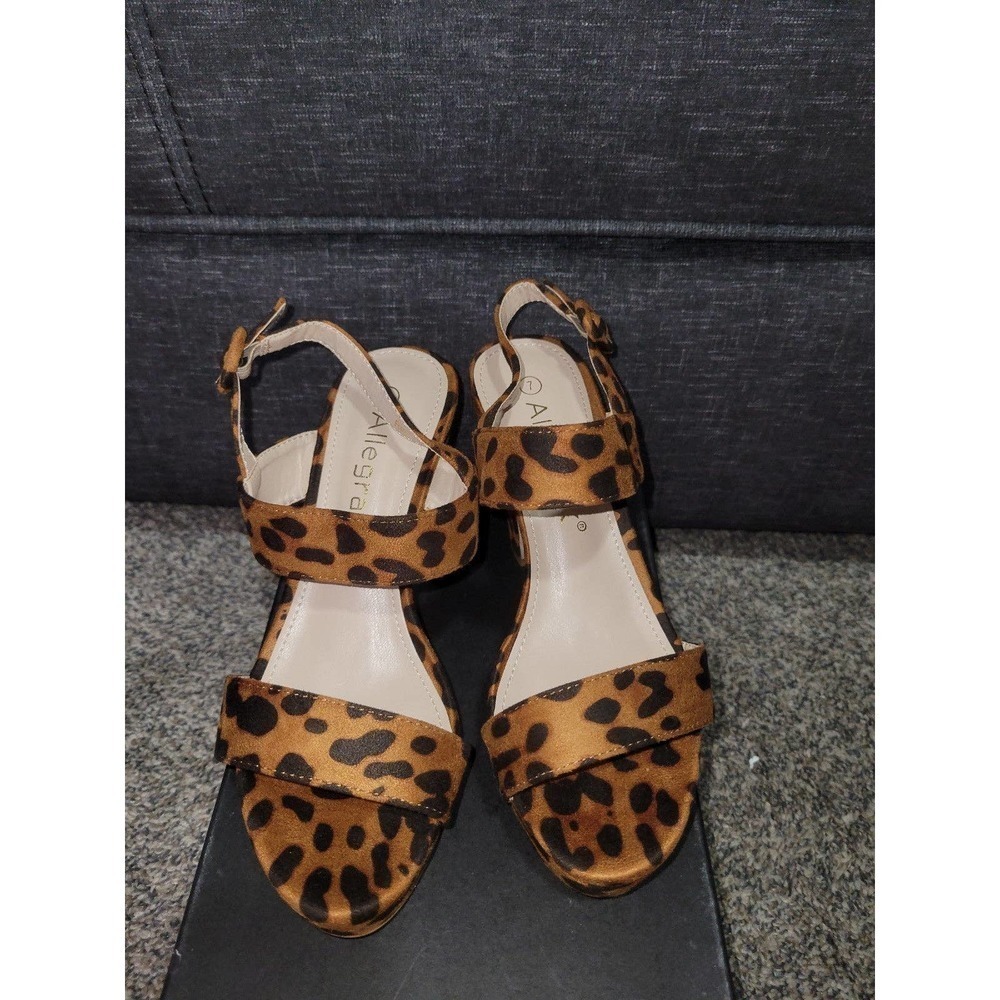 NEW Cheetah heels size 7